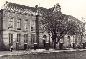 Hrušovská obecná škola (1962)